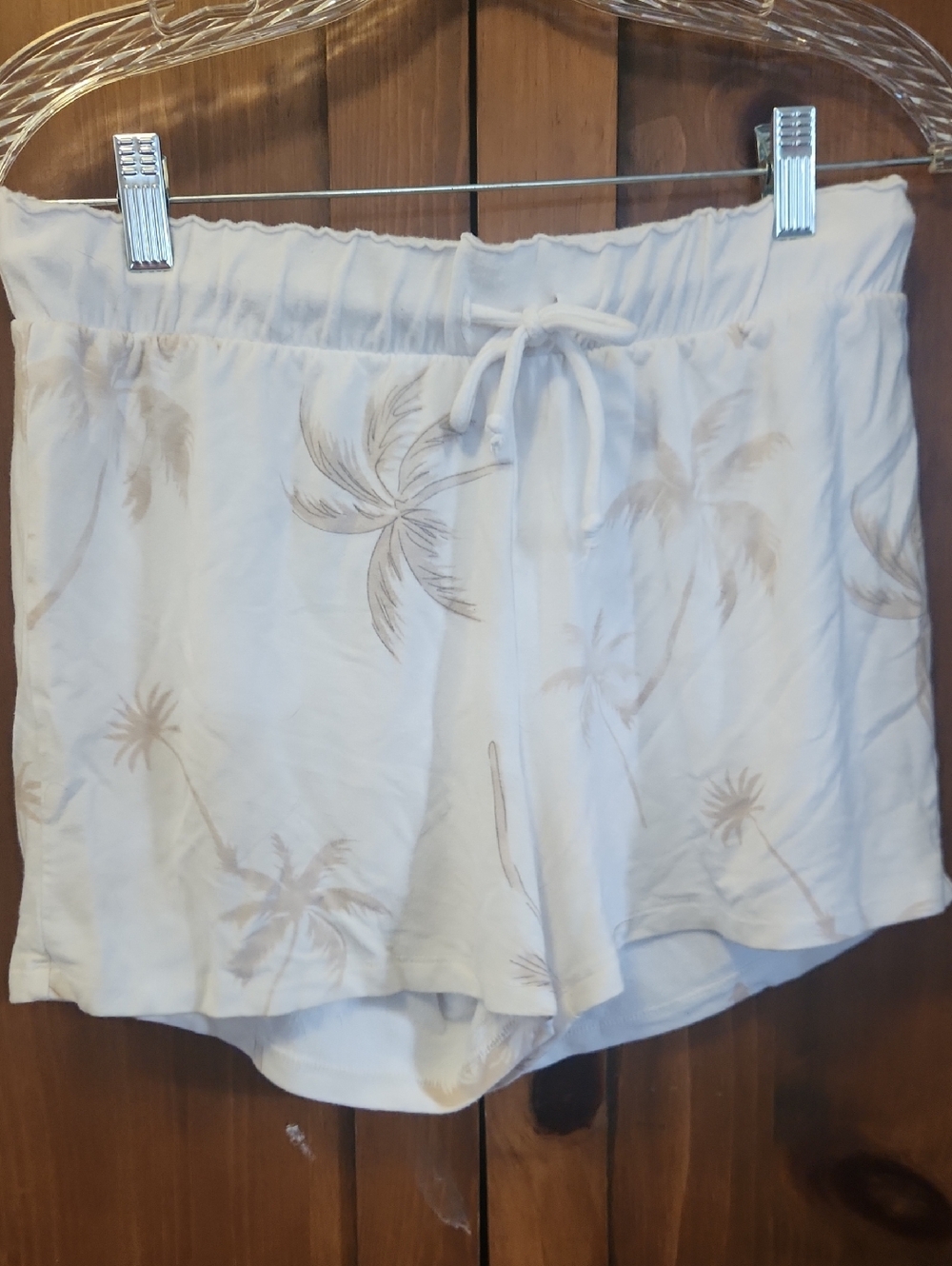 Workshop Republic Clothing White Lounge Shorts with Beige Palm Print